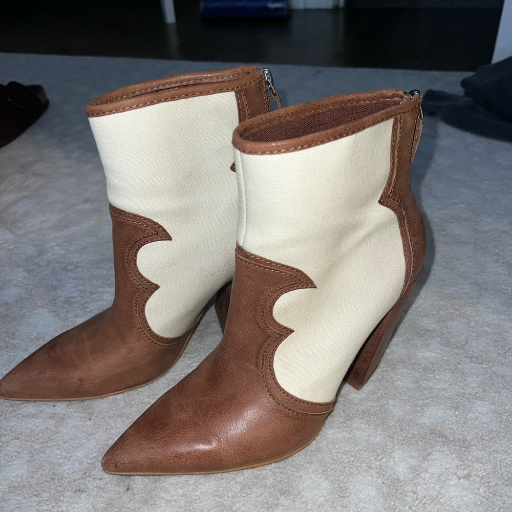 Dolce Vita Noraya Booties